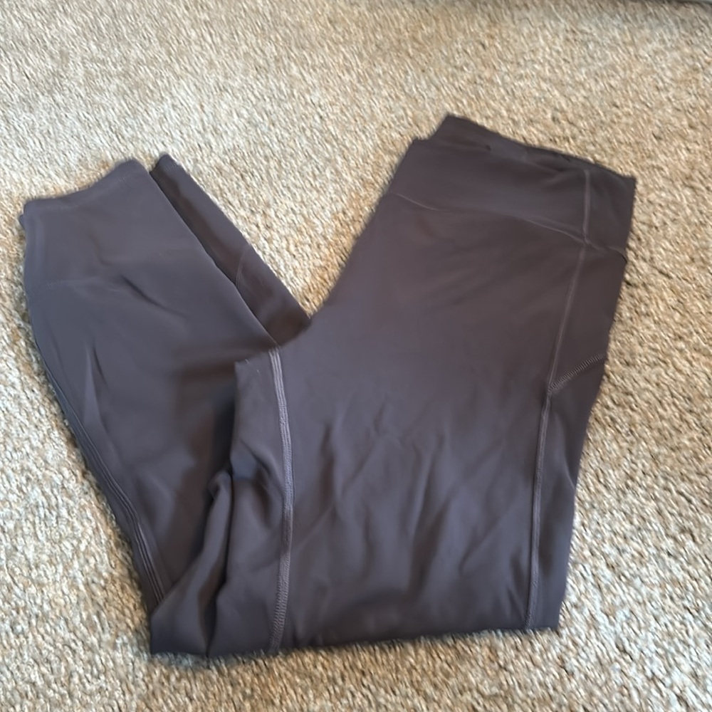 EUC Lululemon Leggings 25 inch inseam
